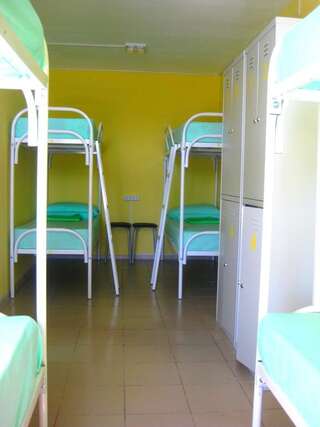 Гостиница Hostel Гость58 Пенза Кровать в общем четырехместном номере для женщин-1